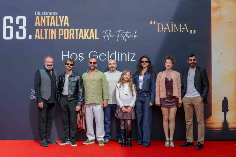 Altın Portakal Ulusal ve Uluslararası Uzun Metraj yarışmaları heyecanla sürüyor. En yeni yerli yapım