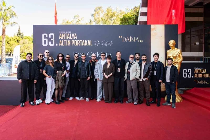 Altın Portakal Ulusal ve Uluslararası Uzun Metraj yarışmaları müthiş bir heyecanla sürüyor. En yeni