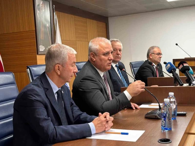 Törende konuşan Tuna, “Bizler bu göreve sadece bir Yönetim değişimi olarak değil, geçmişten aldığımı