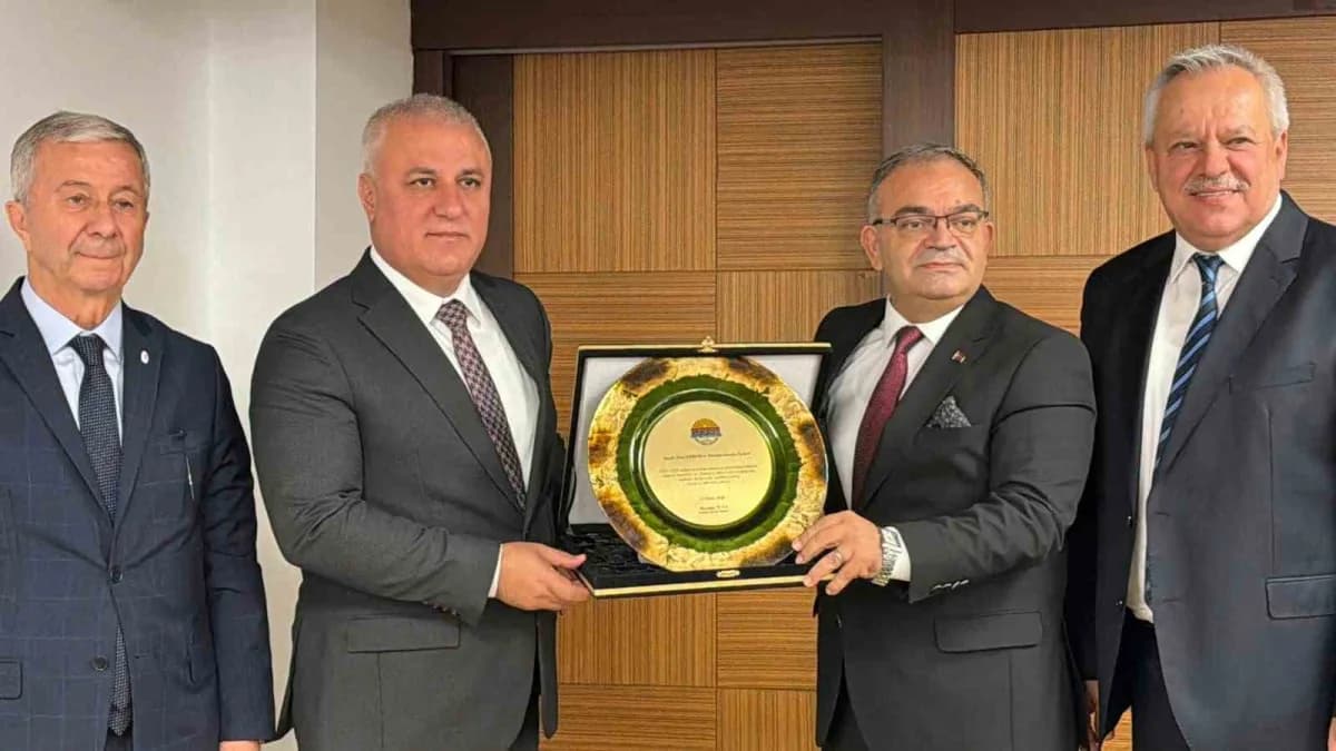 ALTSO devir teslim töreninde Mustafa Tuna ve Eray Erdem konuşma yapıyor