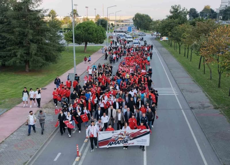 Samsun’da Amatör Spor Haftası kapsamında yürüyüş ve spor gösterileri düzenleniyor