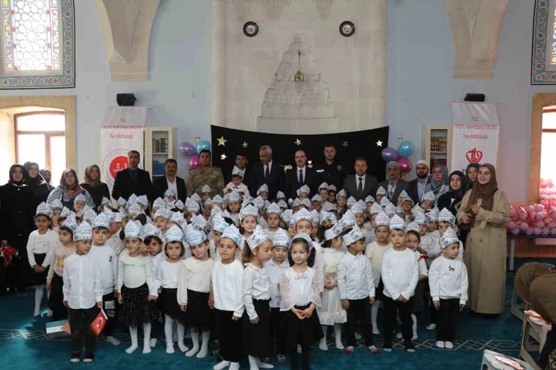 Erzurum’un Oltu ilçesinde, İlçe Müftülüğüne bağlı 4-6 yaş Kur’an kurslarında eğitim gören öğrenciler için Geleneksel "Am