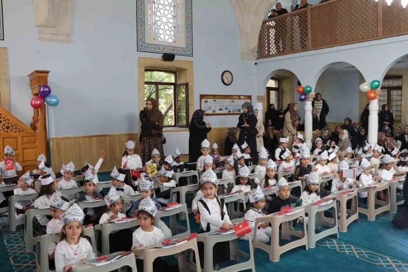 Erzurum’un Oltu ilçesinde, İlçe Müftülüğüne bağlı 4-6 yaş Kur’an kurslarında eğitim gören öğrenciler için Geleneksel "Am