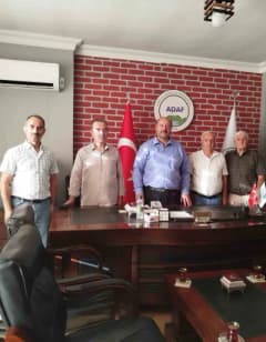 Anadolu Aşiretleri Federasyonu Genel Başkanı Ferhat Armağan basın açıklaması yaparken
