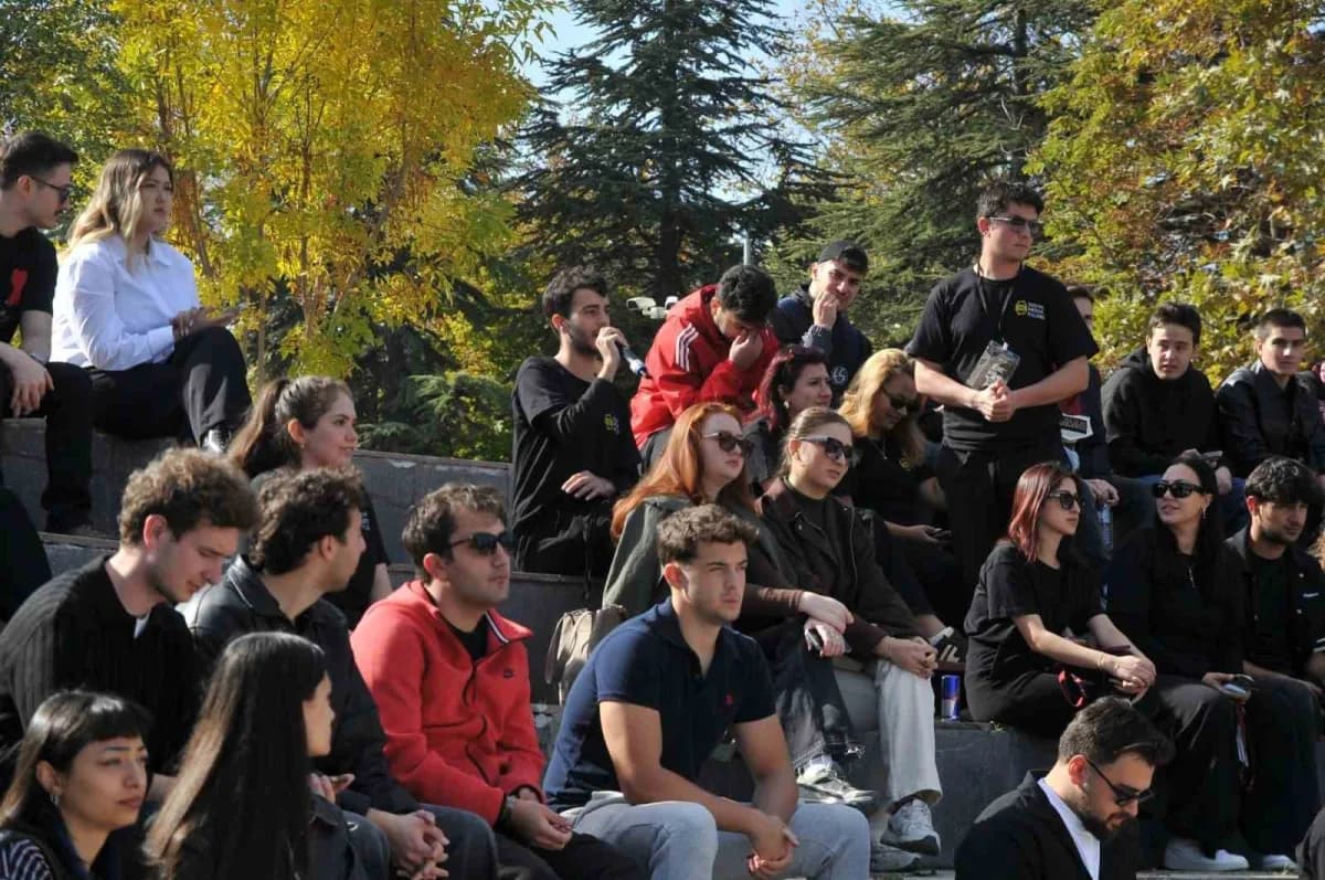 Anadolu Üniversitesi Öğrenci Kulüpleri Koordinatörlüğüne bağlı Sosyal Medya Kulübü tarafından Anadol