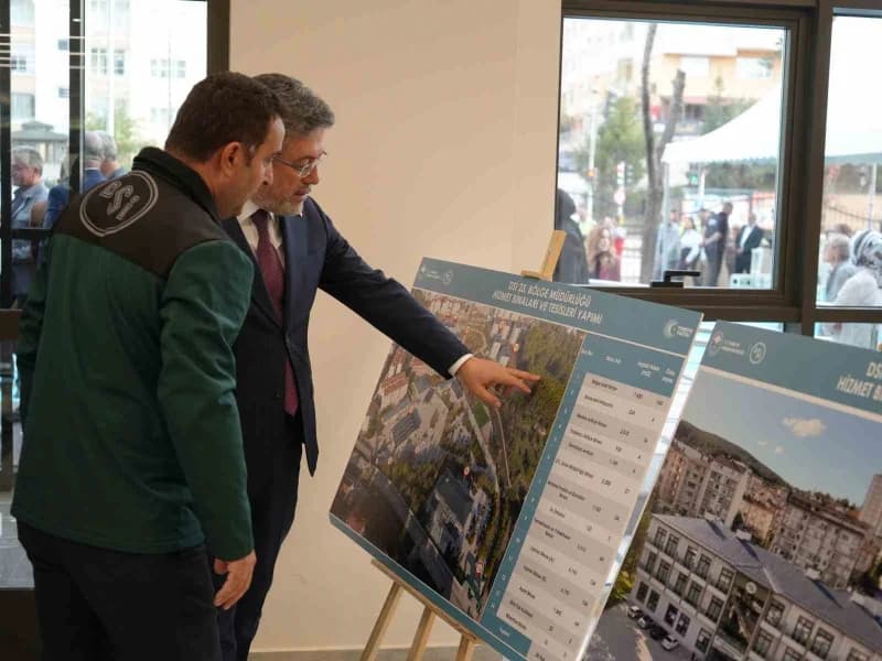 Tarım ve Orman Bakanı İbrahim Yumaklı, Kastamonu’da açılan yeni hizmet binasını ve fotoğraf sergisin