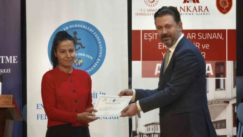 Programın sonunda eğitime katılan kursiyerlere e-devlet onaylı sertifika takdim edildi.