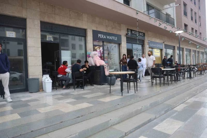 Hatay'da depremde tamamen yıkılan Antakya ilçesinin kalbi olan Atatürk Caddesi, yeniden inşa edilen konut ve iş yerlerin