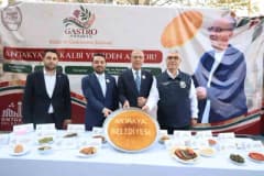 Antakya Gastro Kültür ve Gastronomi Festivali’nde yöresel lezzetlerin sunulduğu stantlar