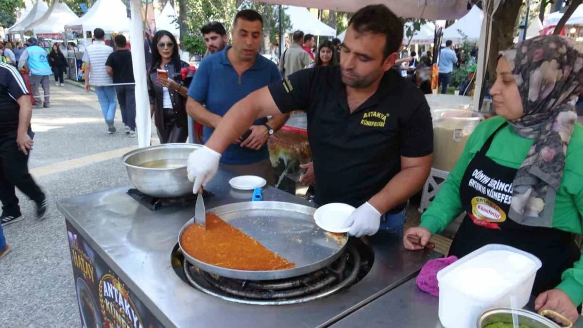 Asrın felaketinin ardından yeniden inşa edilen Hatay'ın Antakya ilçesinde kentin kültürünü ve lezzet