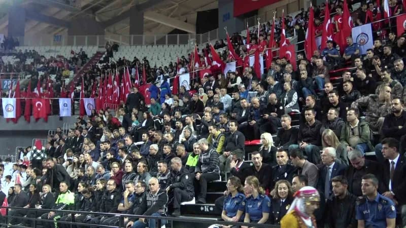 29 Ekim Cumhuriyet Bayramı'nın 103'üncü yıl dönümü, Antalya'da düzenlenen törenle kutlandı. Meteorol