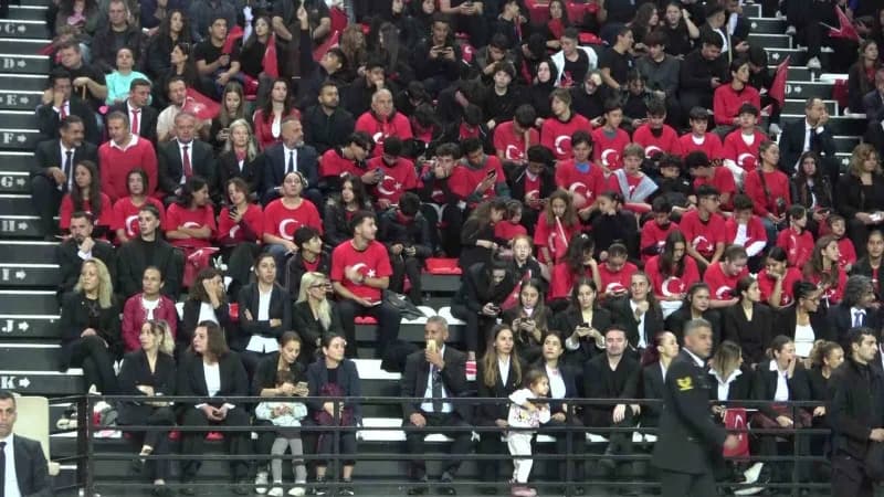 29 Ekim Cumhuriyet Bayramı'nın 103'üncü yıl dönümü, Antalya'da düzenlenen törenle kutlandı. Meteorol