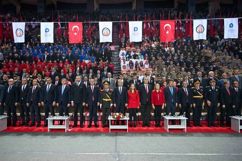 29 Ekim Cumhuriyet Bayramı'nın 103'üncü yıl dönümü, Antalya'da düzenlenen törenle kutlandı. Meteorol