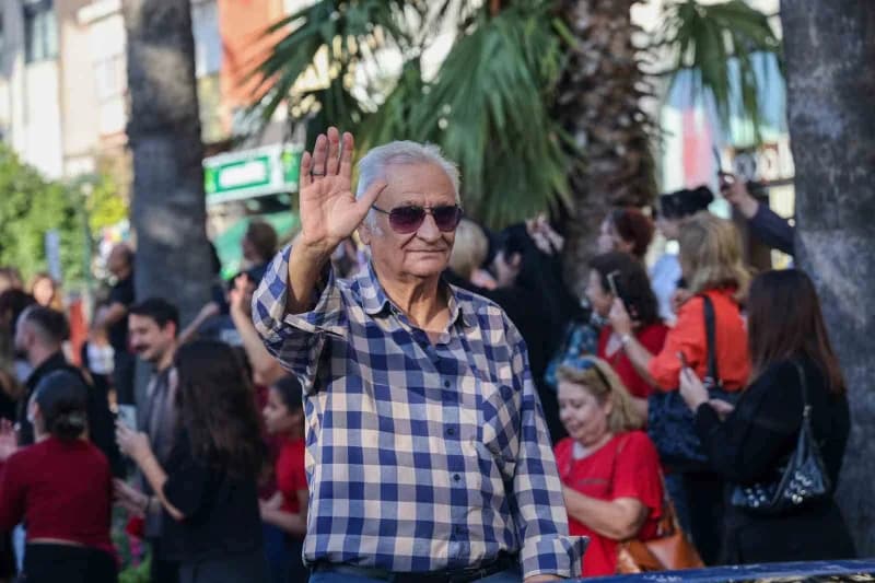 Bu yıl 63'üncüsü düzenlenen Uluslararası Antalya Altın Portakal Film Festivali'nin geleneksel kortej