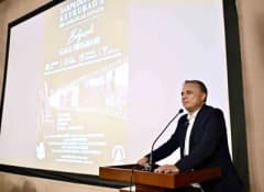 Antalya'nın antik hikayelerini anlatan yapay zekayla desteklenen belgesel gösteriminden bir kare