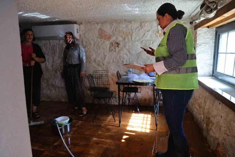 Temizlik, bakım ve düzenleme çalışmalarının yanı sıra evlerde, ahırlarda ve tarım arazilerinde meydana gelen zararların