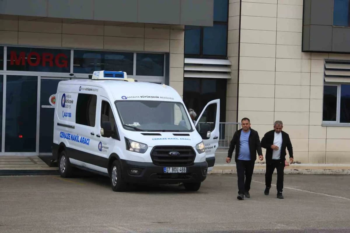 Antalya'nın Gazipaşa ilçesinde 20 yaşındaki Yasin Erdem Bayır’ın 13 bıçak darbesiyle öldürülmesiyle ilgili gözaltına alı