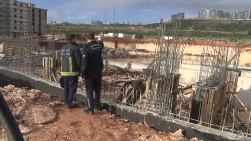 Antalya Kepez’de hortum sonrası parçalanan konteynerler ve zarar gören şantiye alanı