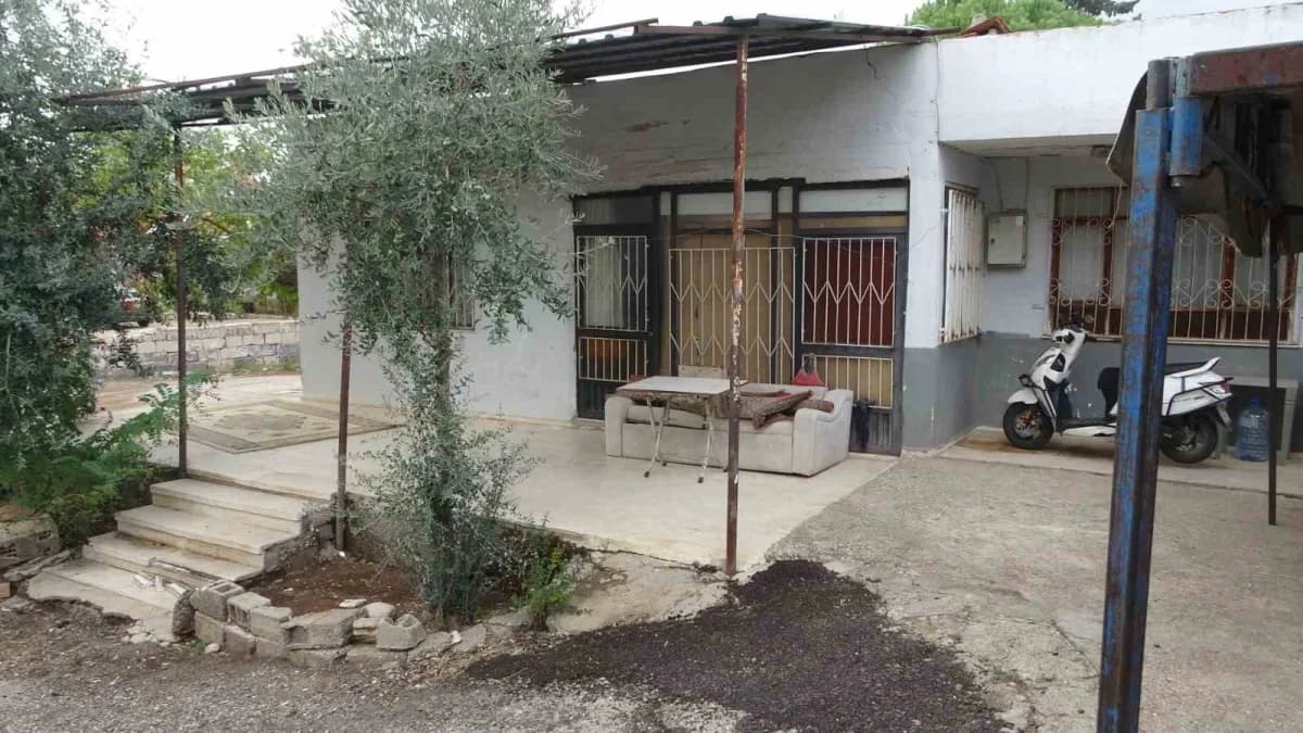 Kadının ölü bulunduğu ev