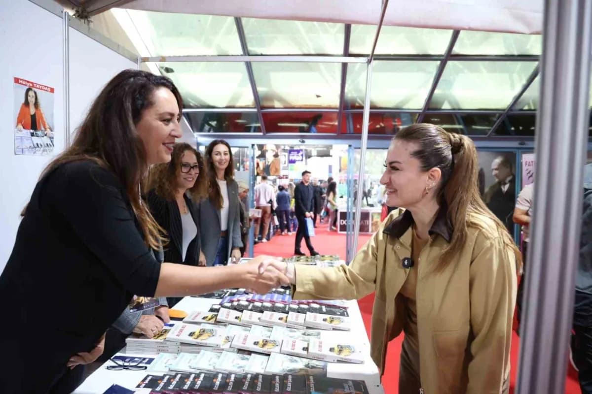 Antalya Kitap Fuarı’nda yazarlar ve kitapseverler Cam Piramit Kongre ve Fuar Merkezi’nde buluşuyor