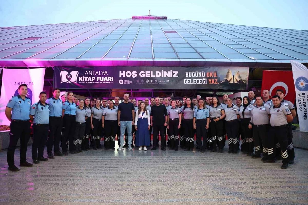16. Antalya Kitap Fuarı'nı 1 milyon 173 Bin 627 kişi ziyaret etti