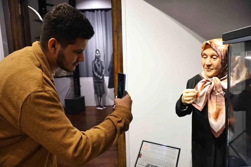 Antalya Kent Araştırmaları Merkezi, Behlül Dal Sinema Müzesi ve Hıdırlık Kulesi gibi kentin önemli n