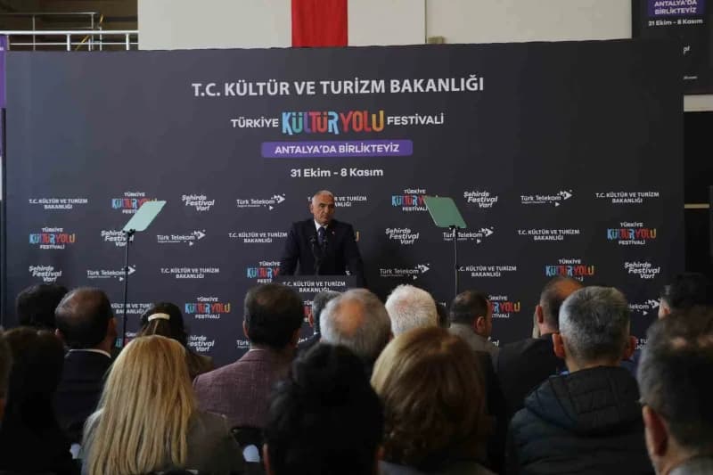 Kültür ve Turizm Bakanı Mehmet Nuri Ersoy, Antalya Kültür Yolu Festivali’nin açılışında, kentte 40’t