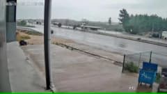Antalya-Isparta karayolunda devrilen yolcu midibüsünün güvenlik kamerası görüntüsü