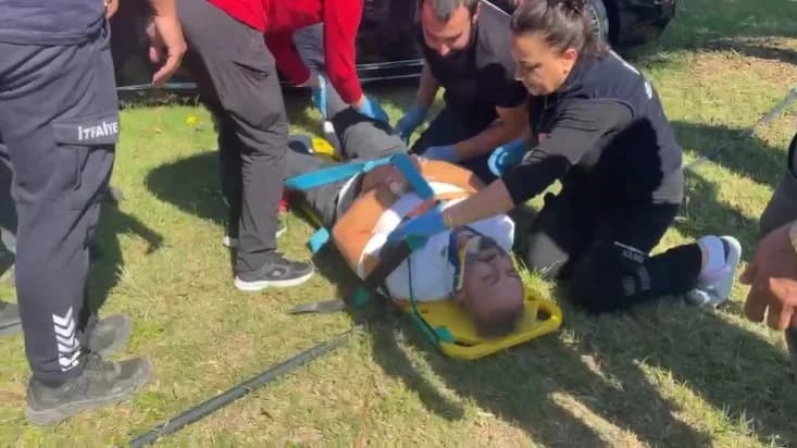 Yaralılar sağlık ekiplerinin olay yerindeki ilk müdahalesinin ardından hastaneye kaldırıldı.