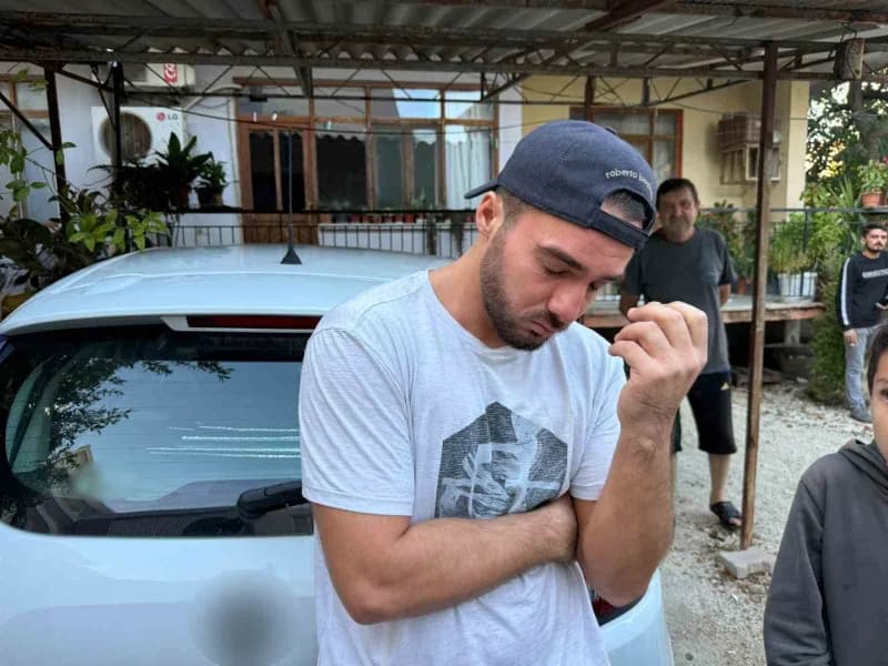 Apartmanda kiracı olarak ikamet eden Muzaffer Yıldız isimli genç, ev sahibinin dairesinde kedinin mahsur kaldığını öğren