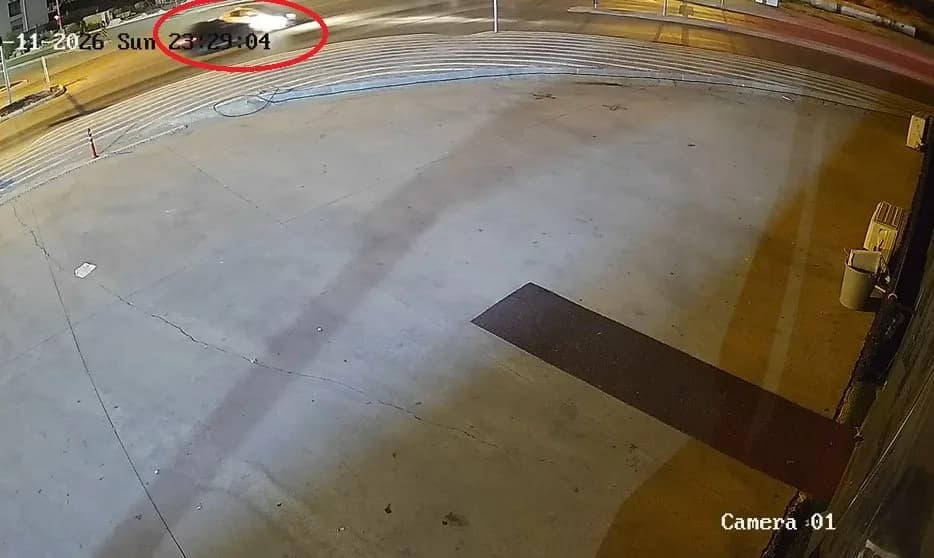 Kaza anı güvenlik kamerasına yansıdı.