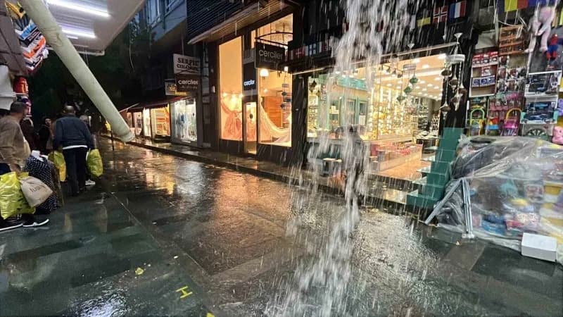 Antalya Büyükşehir Belediyesi, dün akşam saatlerinde etkisini arttıran şiddetli yağışın ardından Antalya Valiliği koordi