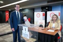Antalya Ticaret Borsası toplantı salonunda gerçekleşen seçimde Ali Çandır yeniden Yönetim Kurulu Başkanı seçildi