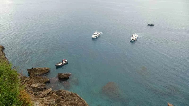 Antalya’da yaklaşık 35 metrelik falezlerden gelen "Yardım edin" çığlığı AFAD, itfaiye, Sahil Güvenlik, Deniz Polisi ve p