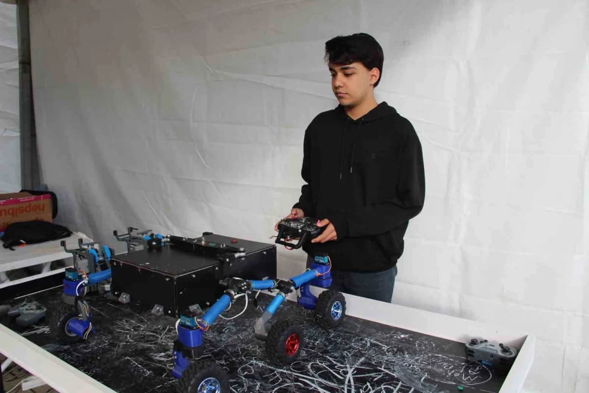 Bingöllü lise öğrencisi Emir Azam Alban tarafından geliştirilen arama kurtarma robotu prototipi
