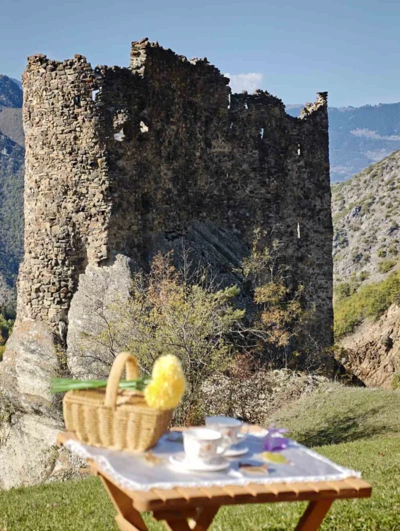 Artvin’in Ardanuç ilçesinde düzenlenen Foto Safari ve Gezi programına katılan sosyal medya içerik ür