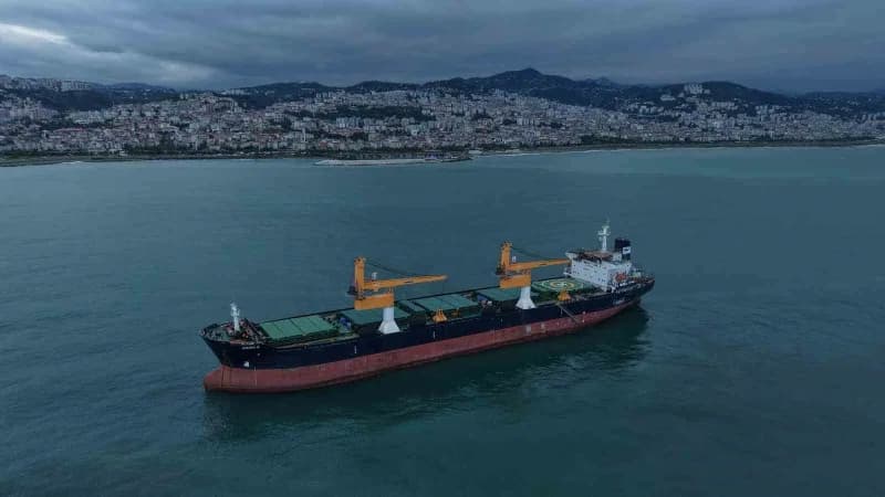 Rusya-ukrayna savaşı nedeniyle Karadeniz’de drone saldırısına uğrayan Panama bayraklı ARINA a isimli kuru yük gemisi Tra