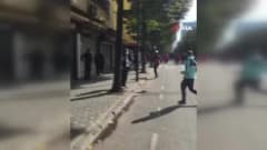 Arnavutluk Tiran'da polis ve göstericiler arasında şiddetli çatışmaların yaşandığı Cumhurbaşkanlığı Sarayı ve Başbakanlı