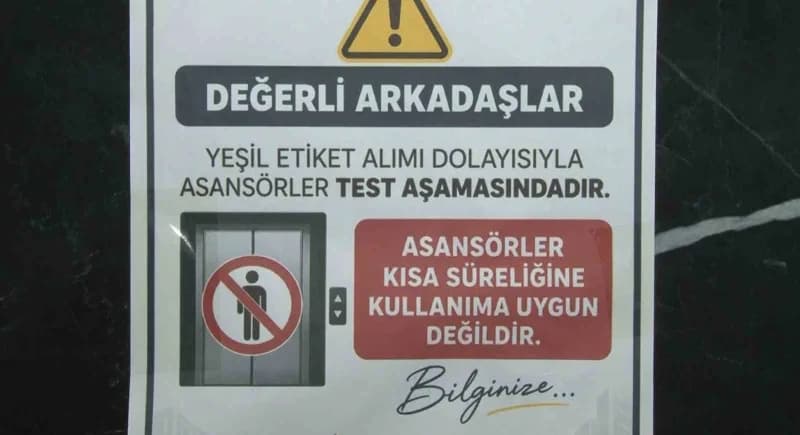 Adana’da 11 katlı apartmanın sakinleri, sık sık arızalanan asansör nedeniyle mağduriyet yaşadıklarını belirterek adeta i
