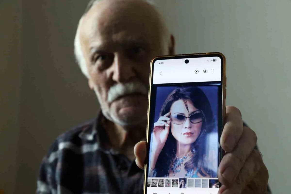 Mankenler Kraliçesi Aslı Baş’ın babası Mehmet Yavuz Baş duruşma sonrası açıklama yapıyor