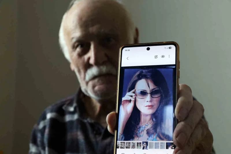 Mankenler Kraliçesi Aslı Baş’ın babası Mehmet Yavuz Baş duruşma sonrası açıklama yapıyor