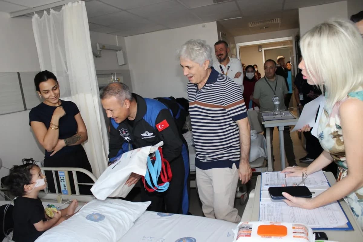Akdeniz Üniversitesi’nde 11 astronot çocuklar ve gençlerle bir arada, İleri Sağlık Araştırmaları Merkezi ziyareti ve etk