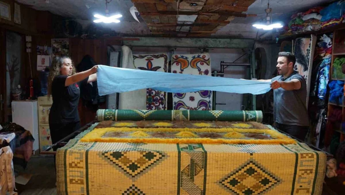 Geleneksel Türk el sanatlarının en eski temsilcilerinden biri olan keçecilik, teknolojiye ve değişen yaşam şartlarına di