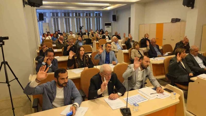 Atakum Belediyesi meclis toplantı salonunda gerçekleşen belediye meclis oturumu