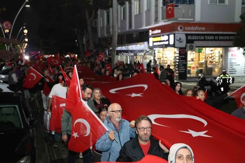 Samsun Atakum Belediyesi, Cumhuriyet’in 103. Yıl dönümünü yürüyüş, konser ve sergiyle kutladı. Kutla
