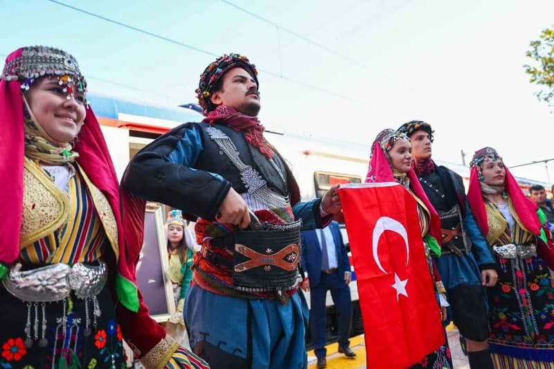 Türkiye Türkiye Cumhuriyeti’nin kurucusu Gazi Mustafa Kemal Atatürk’ün Manisa’yı ziyaretinin 101’inci yıl dönümü, düzenl