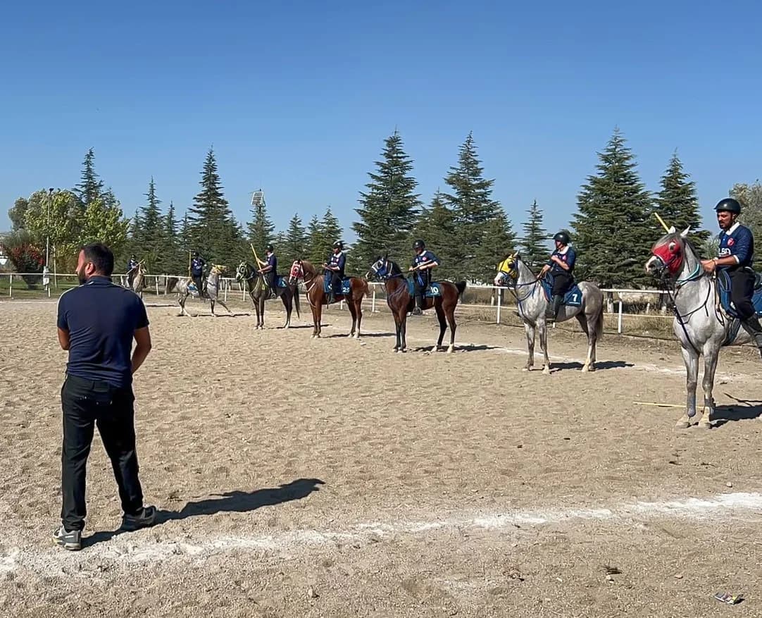 Atatürk Üniversitesi Spor Kulübü Atlı Cirit Takımı, Türkiye Geleneksel Atlı Sporlar Federasyonu tarafından düzenlenen 20