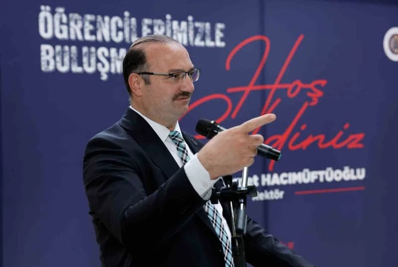 Atatürk Üniversitesi Rektörü Prof. Dr. Ahmet Hacımüftüoğlu, 2026-2027 Akademik Yılının başlamasıyla birlikte kampüste öğ
