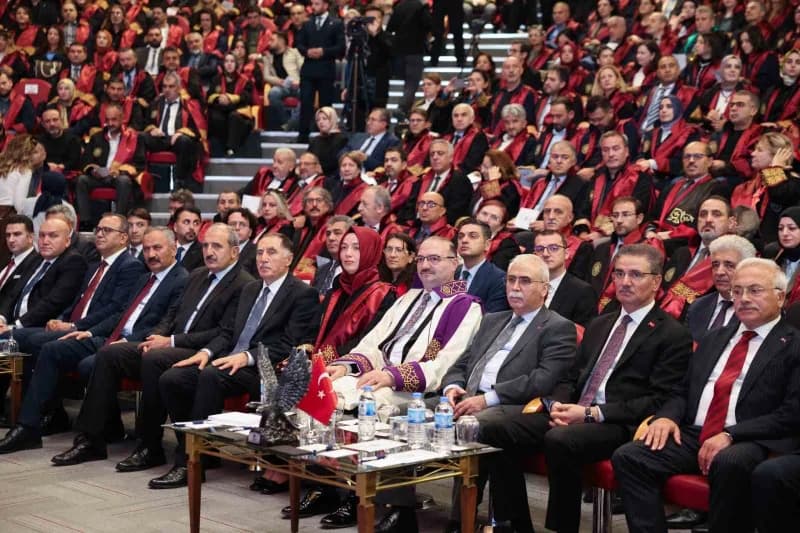 Atatürk Üniversitesinin 2026-2027 akademik yılı açılış töreni, Anayasa Mahkemesi Başkanı Kadir Özkay