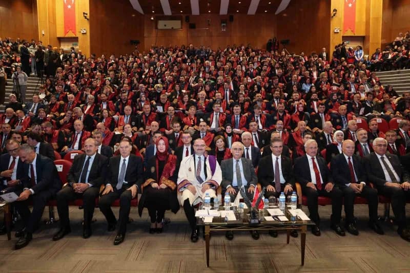 Atatürk Üniversitesi Rektörü Prof. Dr. Ahmet Hacımüftüoğlu yeni yapay zeka platformu ATAZEKA hakkınd